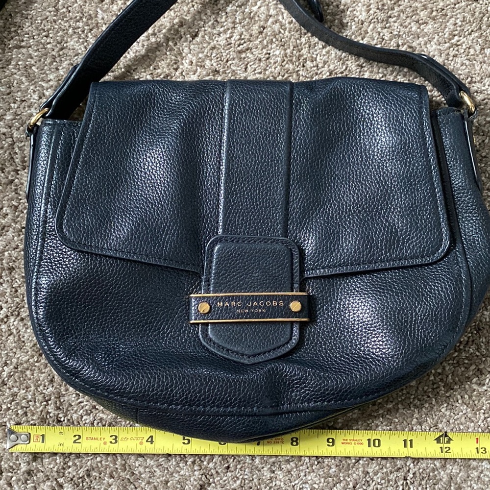 Marc Jacobs black leather Crossbody gold hardware excellent condition